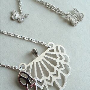 Elegant Silver Pendant Necklace